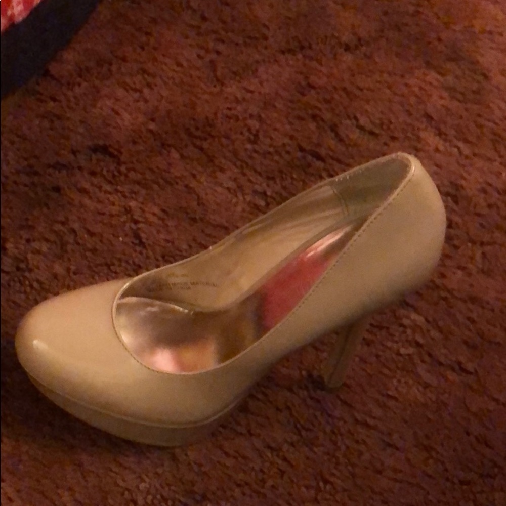 Classic nude heel 6”